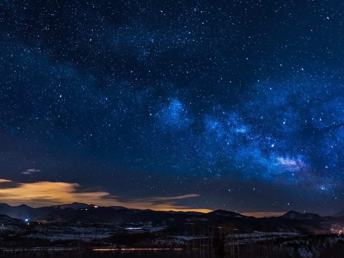 night sky mountains